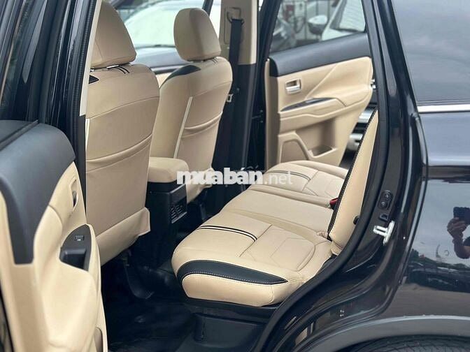 Mitsubishi Outlander 2018 2.0 Premium màu đen