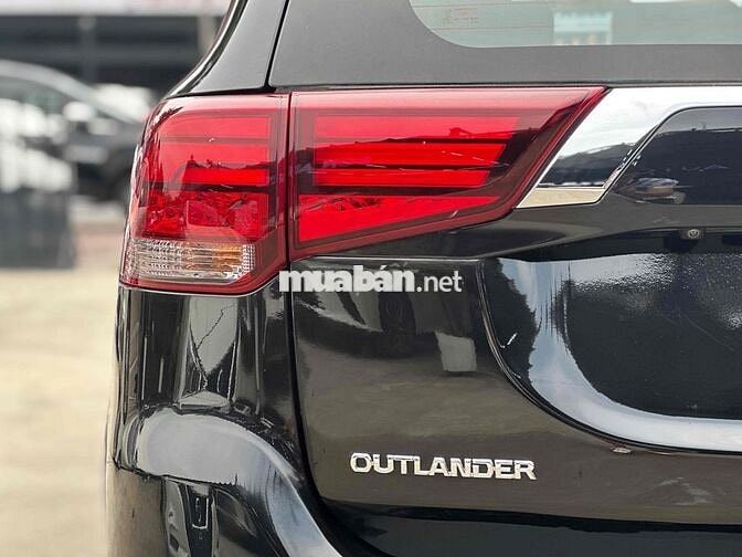 Mitsubishi Outlander 2018 2.0 Premium màu đen