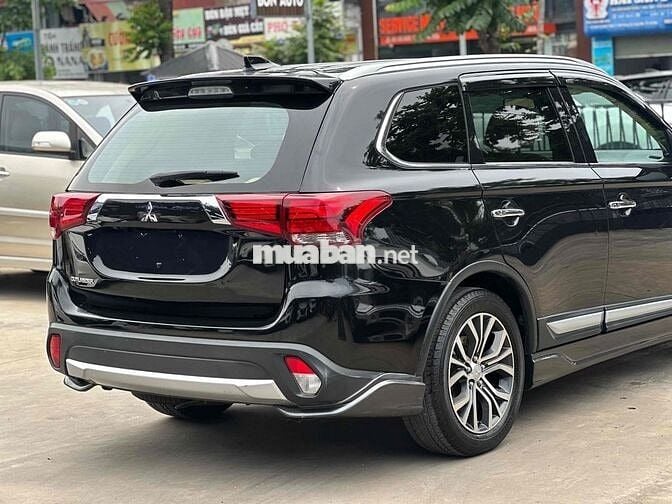 Mitsubishi Outlander 2018 2.0 Premium màu đen