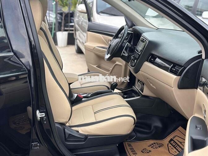 Mitsubishi Outlander 2018 2.0 Premium màu đen
