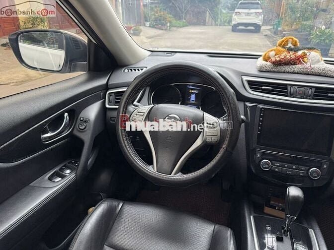 Nissan X trail 2.5 SV 4WD 2016 màu trắng