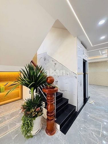 Nhà trung tâm quận1 bán giá ưu đãi chỉ 6tỷ4, đường trần đình xu  