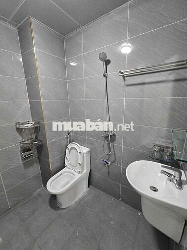 Ccmn 32m2 đủ đồ điều hoà có thang máy - nhà mới xây 9/25 trung tâm 322