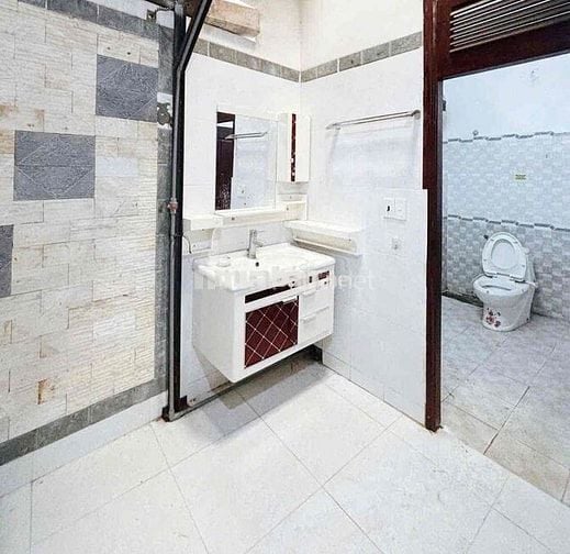 nhà cho thuê: hẻm 372 Hùng Vương