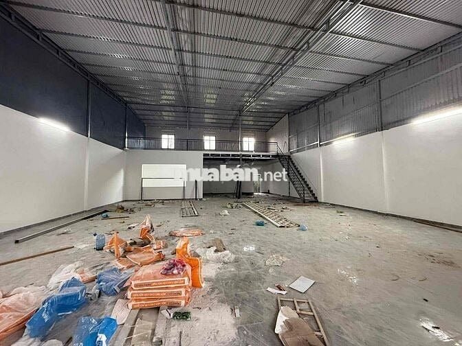 CHO THUÊ MB KHO MỚI 300m2 - Mới 100%