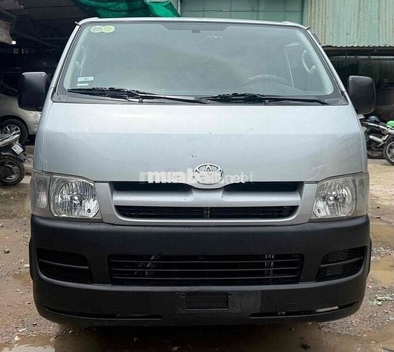 Toyota Hiace nóc thấp nhập Nhật, 16 chỗ máy xăng