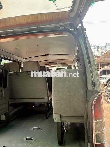 Toyota Hiace nóc thấp nhập Nhật, 16 chỗ máy xăng