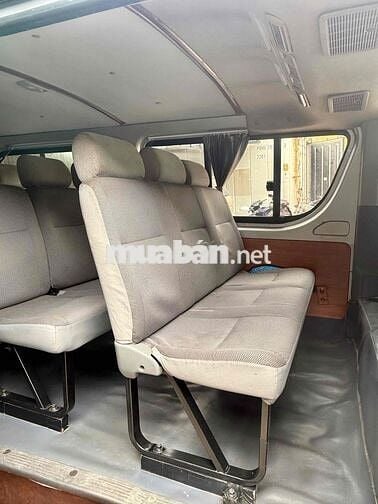 Toyota Hiace nóc thấp nhập Nhật, 16 chỗ máy xăng
