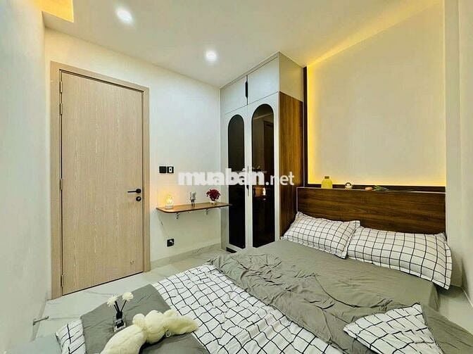 65m2 ngang 8m căn góc 2 mặt tiền Hoàng Sa Q3 5 tầng BTCT Hoàn công đủ