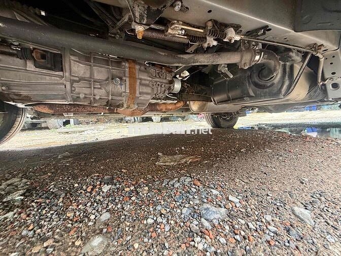 Toyota Hiace nóc thấp nhập Nhật, 16 chỗ máy xăng