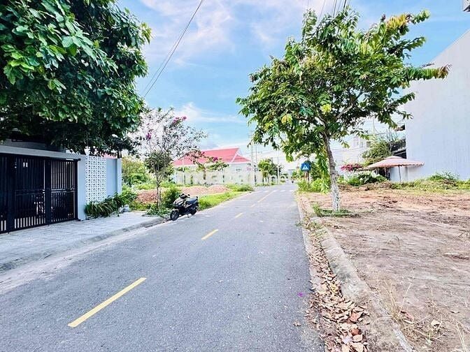 Bán đất 120m2 (6x20) đường Trung Hoà 1- Hoà Quý lô kẹp đường luồng