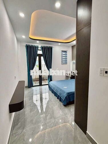 Nhà 1 triệt, 2 lầu, sân thượng,3p,4wc, phòng thờ