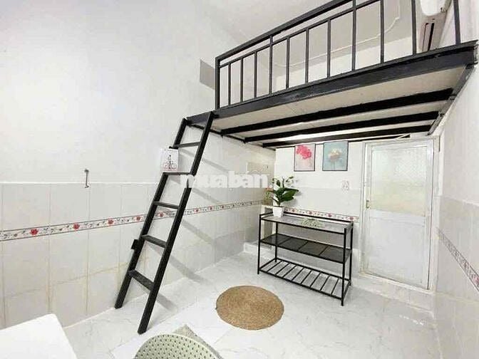 Trống sẵn phòng có gác sẵn máy lạnh - nhà than máy gần chợ