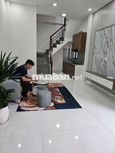 Cần cho thuê nhà P ĐHT Q12.DT .4,5x 9,5 .1 trệt 2 lầu.2PN .3WS.Nhà Mới