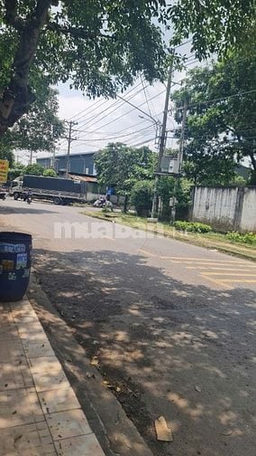 CHỦ GẤP BÁN NHÀ LÔ GÓC 2 MT KHU VỰC KCN SỐNG THẦN 12.5 TỶ CÒN 8.8 TỶ