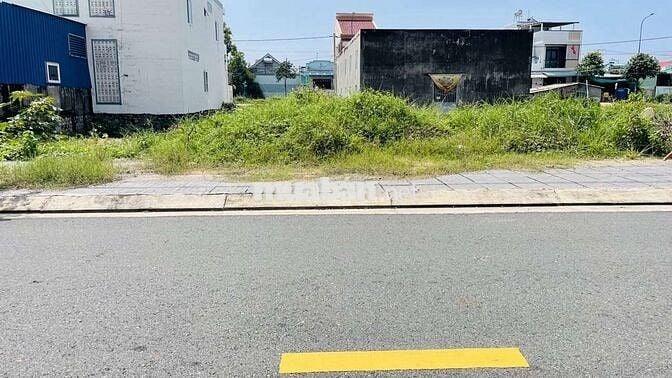 Đất Lộc An - Đất Đỏ- Gần Bờ Biển
Diện tích: 7x20 (140m2 full thổ cư):