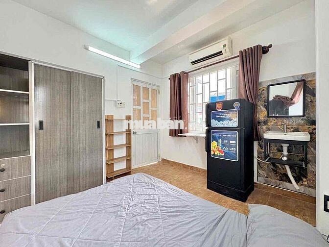 Cho Thuê Căn Studio Tách Bếp Ban Công Lớn Full NT Ở Lê Hồng Phong Q10