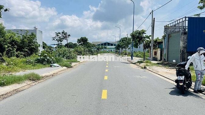 Đất Lộc An - Đất Đỏ- Gần Bờ Biển
Diện tích: 7x20 (140m2 full thổ cư):