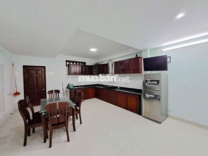 NHÀ 3 TẦNG 4PN 4WC MT KHU HỒ NGHINH