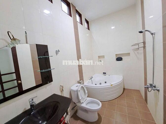 NHÀ 3 TẦNG 4PN 4WC MT KHU HỒ NGHINH