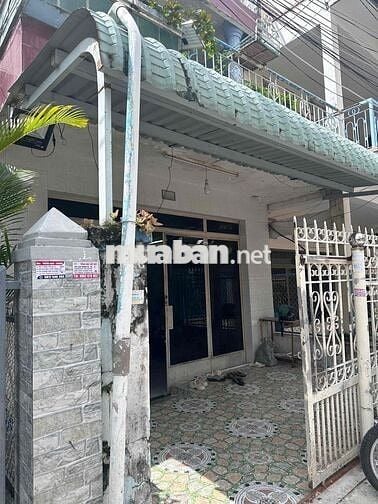 Bán nhà trệt lầu gỗ sân thượng trung tâm Long Xuyên giá 1,4 tỷ
