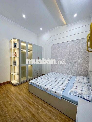 NHÀ BÁN HEM 12/20 nguyen van cừ