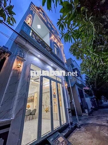 NHÀ BÁN HEM 12/20 nguyen van cừ
