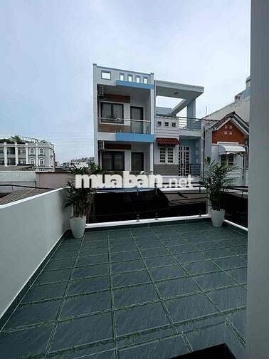 Huỳnh tấn phát sát nách phú mỹ hưng ,diện tích 60,8m2 , 3 tầng ,4phòng