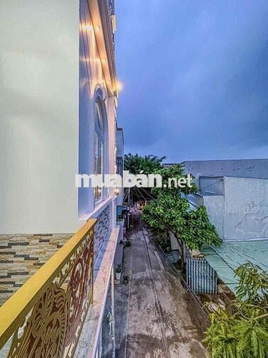 NHÀ BÁN HEM 12/20 nguyen van cừ
