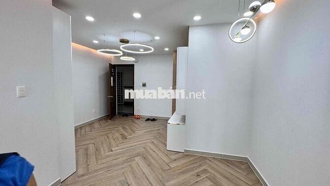 Căn hộ mới tinh sổ sẳn 2 pn có ban công view đẹp