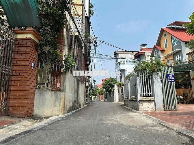 VÀI BƯỚC CHÂN RA BÌA LÀNG- ĐƯỜNG THÔNG -OTO NGỦ TRONG NHÀ- GẦN ĐƯỜNG C