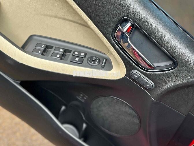 Kia Cerato 2018 1.6 AT - 75000 km
