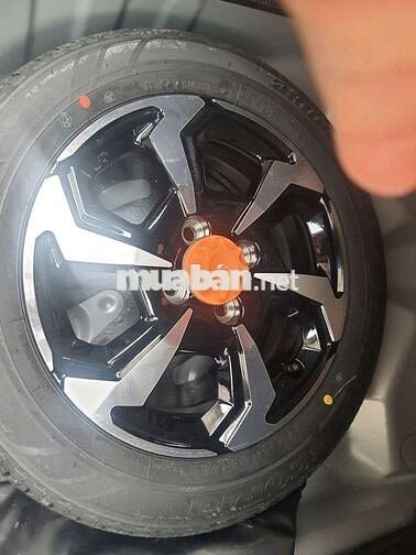 Kẹt tiền nên bán con Vios còn bảo hành chính hãng