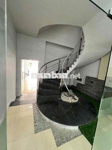 Cho thuê nhà 4.2x20, 425 Nguyễn Thái Bình, p4, Tân Bình 5pn, 4 nvs