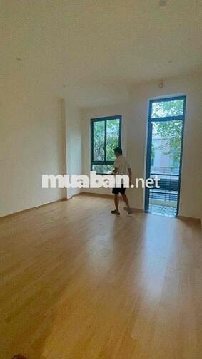 Mặt tiền Hoàng xuân nhị nhà mới đường 5m