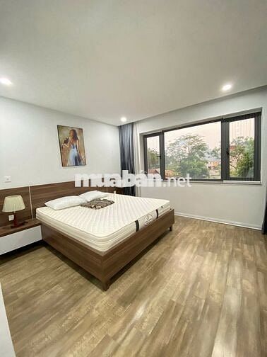 Cho thuê căn hộ 1N1K full nội thất 50m2 mặt phố lạc long quân