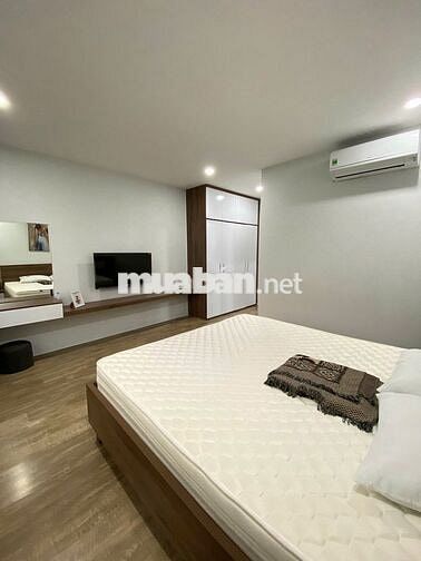 Cho thuê căn hộ 1N1K full nội thất 50m2 mặt phố lạc long quân