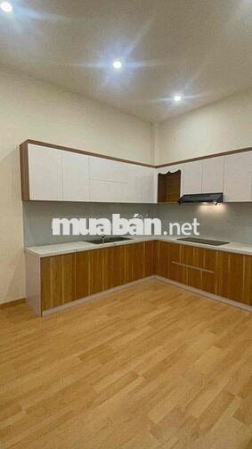 Mặt tiền Hoàng xuân nhị nhà mới đường 5m