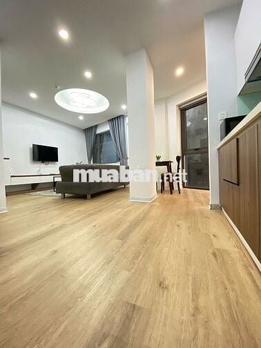 Cho thuê căn hộ 1N1K full nội thất 50m2 mặt phố lạc long quân