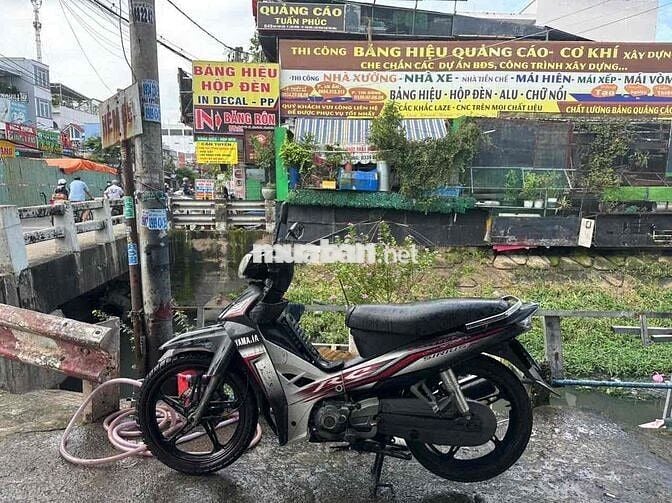 xe yamaha Siirius 2013 đen trắng RC mâm mới 85 %