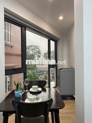 Cho thuê căn hộ 1N1K full nội thất 50m2 mặt phố lạc long quân