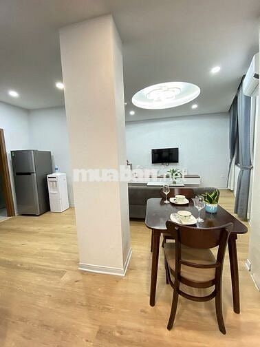 Cho thuê căn hộ 1N1K full nội thất 50m2 mặt phố lạc long quân