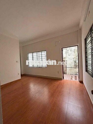 Bán nhà 2.5 tầng Lê Duẩn cách đường chính đúng 1 cái nhà giá rẻ