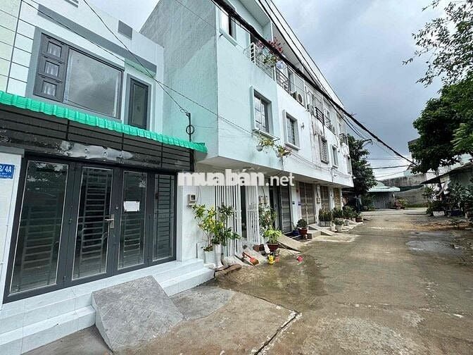 Nhà bè . Nhà đẹp lung linh . Giá tốt . Đường 6m .