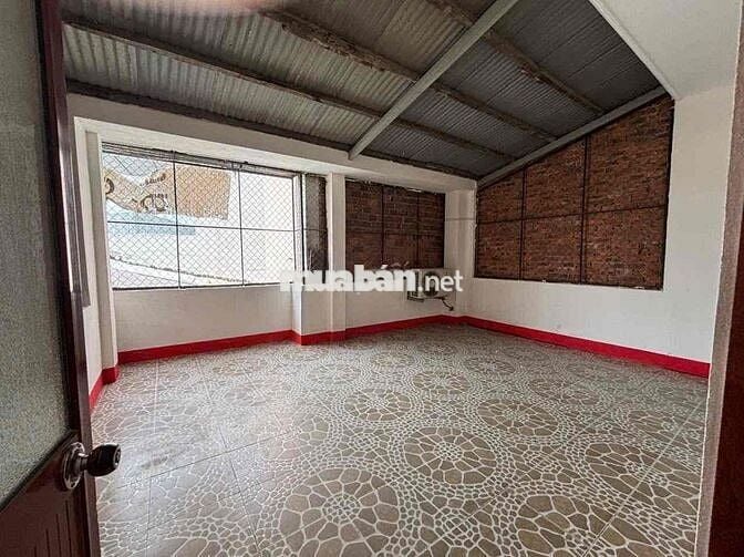 Bán nhà 2.5 tầng Lê Duẩn cách đường chính đúng 1 cái nhà giá rẻ