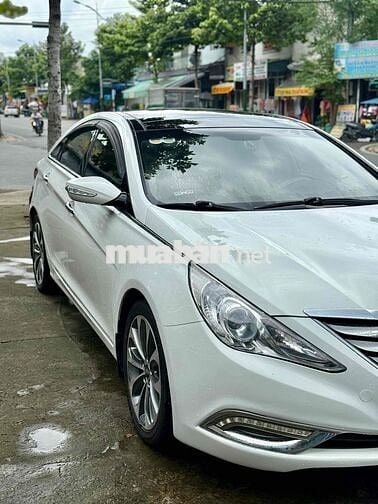 Hyundai Sonata 2010 2.0L AT - 108000 km