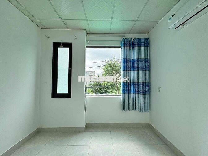 Nhà bè . Nhà đẹp lung linh . Giá tốt . Đường 6m .