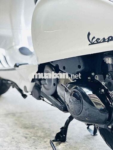 VESPA PRIMAVERA 125CC TRẮNG ĐEN SPORTY 2015
