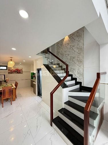 CHO THUÊ NHÀ 4 TẦNG ĐÀY ĐỦ NỘI THẤT HẺM Ô TÔ HUỲNH VĂN NGHỆ Q.TÂN BÌNH