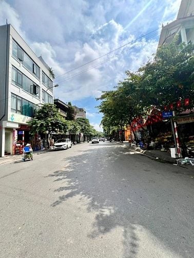 VIỆT HƯNG NHÀ 5 TẦNG - 3 PHÒNG NGỦ - ĐẸP LUNG LINH - HƠN 5 TỶ